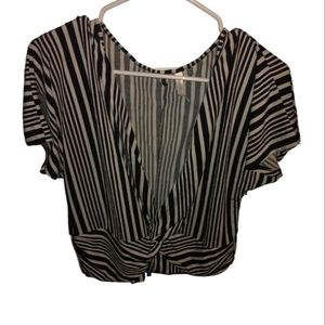 Xhilaration Black and White V-neck Crop Top